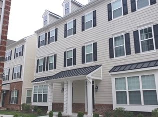 633 McComb Pl, Claymont, DE 19703