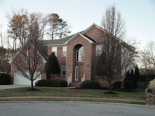 2nd image of 808 Flaxton Trce