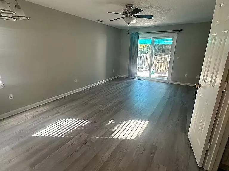 102 Lullwater Dr — Photo 4