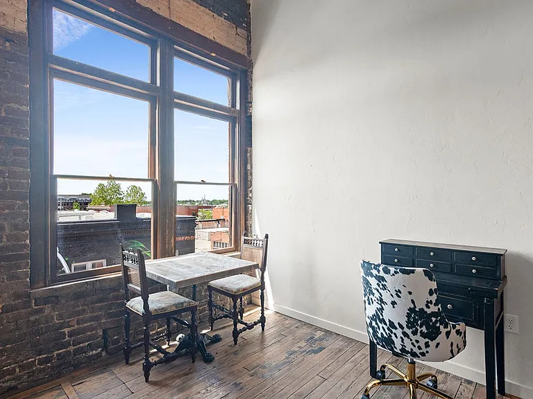 Brand new apartments in downtown Springfield! — Photo 9