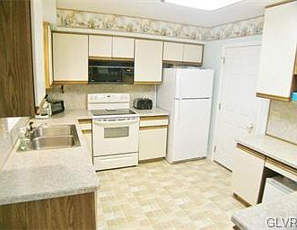 4th image of 3609 Brandford Ct