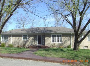 421 Sunset Dr, Fort Scott, KS 66701