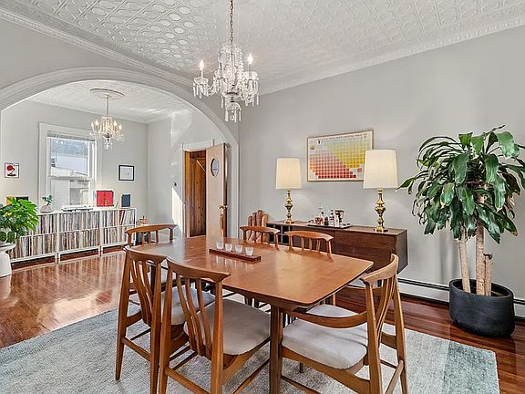 2nd image of 21 Wareham St