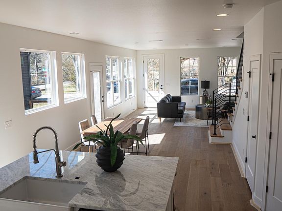 4th image of 604 S Willow Ave