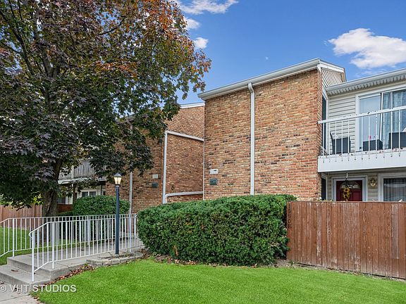 2nd image of 1930 Kenilworth Cir APT B