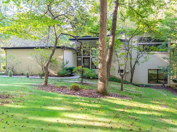 537 E Fawn Ridge Trl, Bloomington, IN 47408