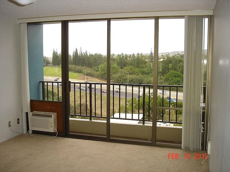LIVING ROOM WITH A/C