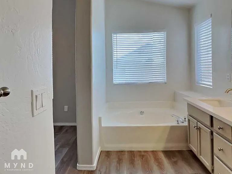 1045 W Todd Dr — Photo 13