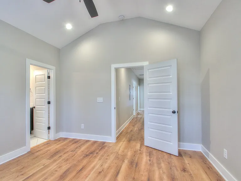 921 Spain Ave — Photo 21