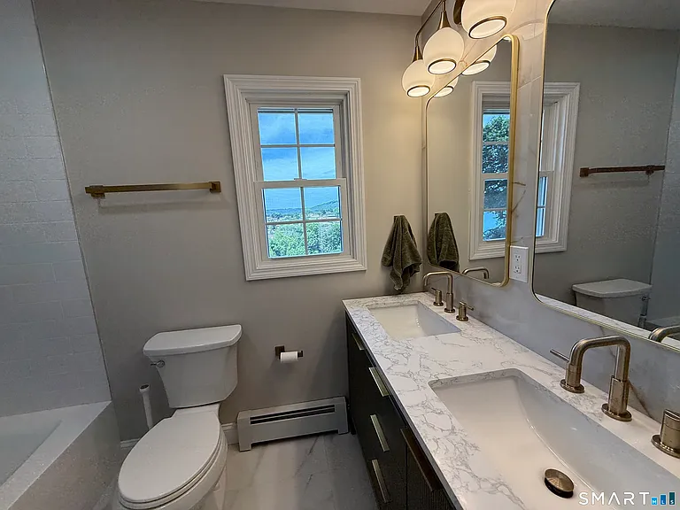 16 Candlewood Acres Rd — Photo 31