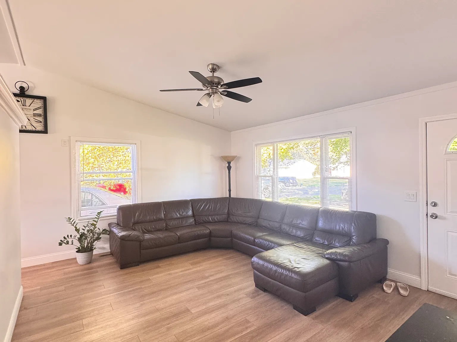3 bed, 1.5 bath, 1107 sqft, $1,800 — Photo 3