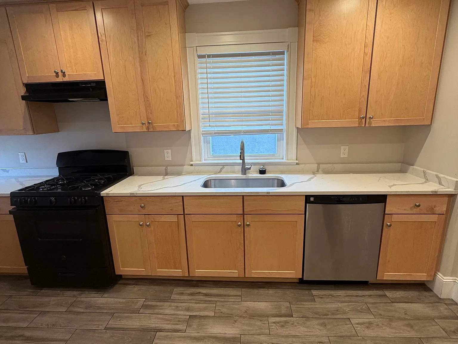 3 bed, 1632 sqft, $3,250 — Photo 2