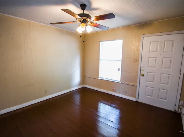 1315 Dawson St, San Antonio, TX 78202