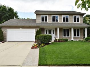2351 Worthing Dr, Naperville, IL 60565