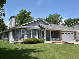 N74W15258 Stoneridge Dr, Menomonee Falls, WI 53051