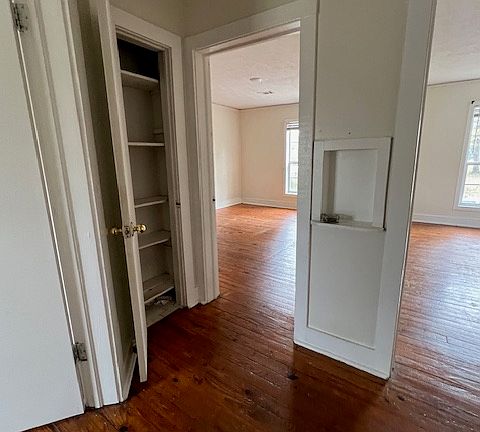 2nd image of 196 McCord St #196
