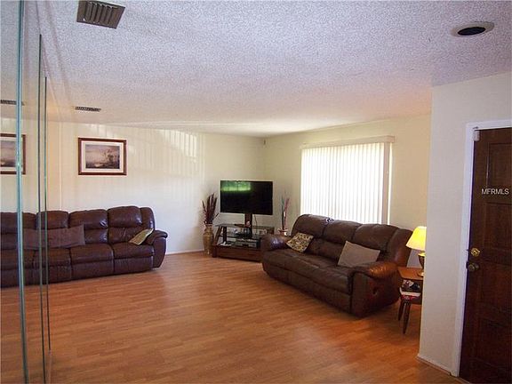 2nd image of 16210 Oakmanor Dr