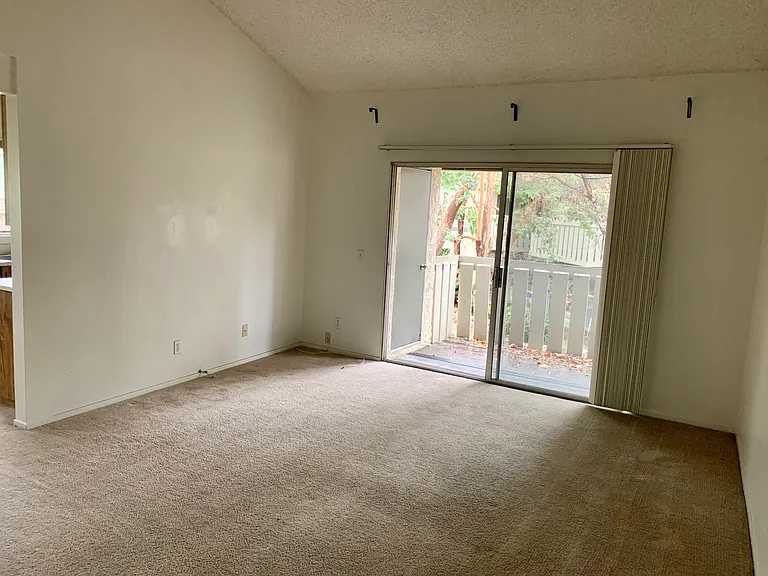 960 E Bonita Ave #62 — Photo 11