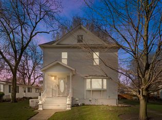 520 E 4th St, Momence, IL 60954