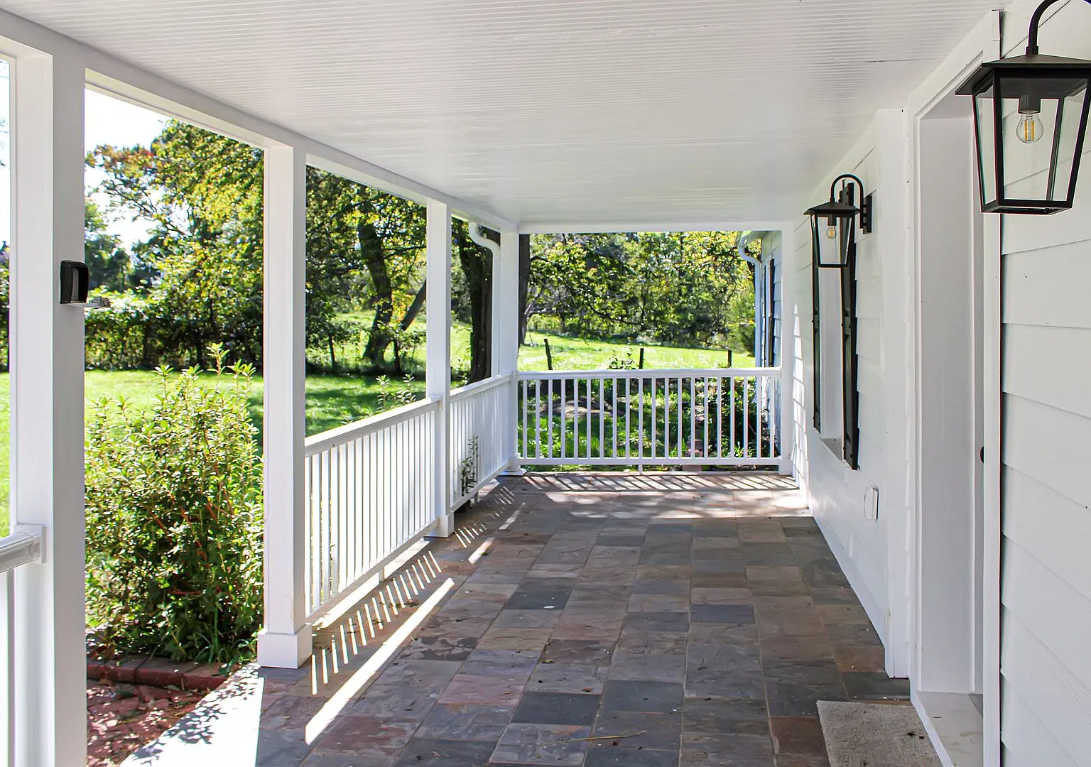 Fully renovated historic farmhouse — Photo 2