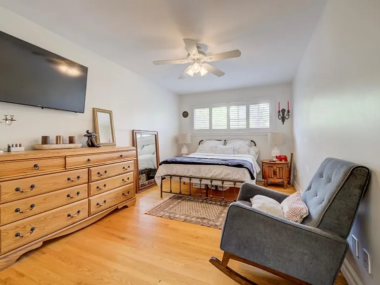 209 Willowdale Ave — Photo 8
