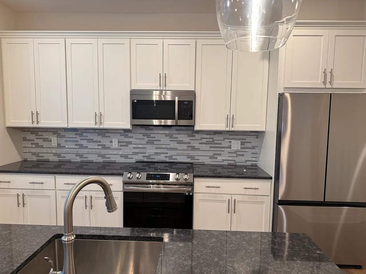 2 bed, 1163 sqft, $3,800 — Photo 3
