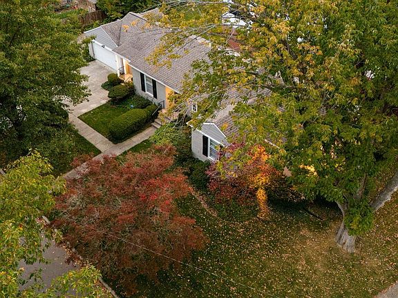 2nd image of 1101 Delaine Ave