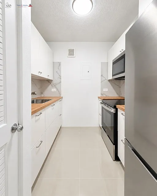 3 bed, 1.0 bath, 800 sqft, $1,300 — Photo 4
