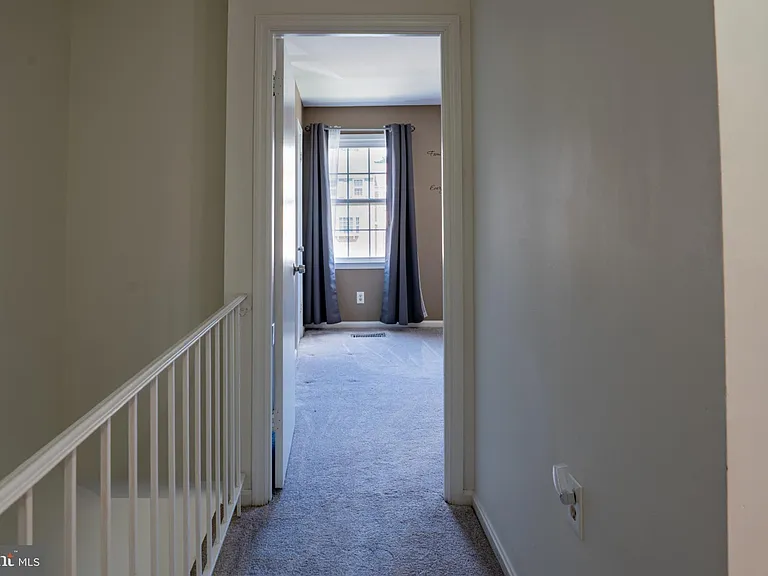 2913 Seminole Rd — Photo 15