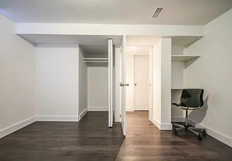 1148 Woodroffe Ave #B — Photo 4
