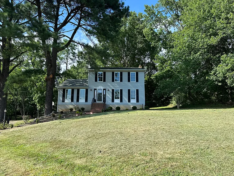 1147 Jacksonville Rd — Photo 2
