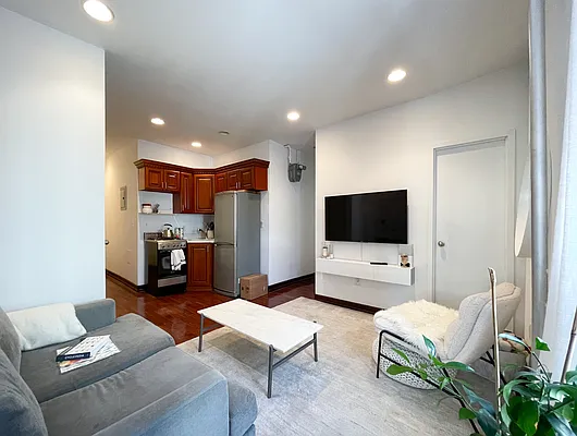 Rented by Kahen Properties | media 15