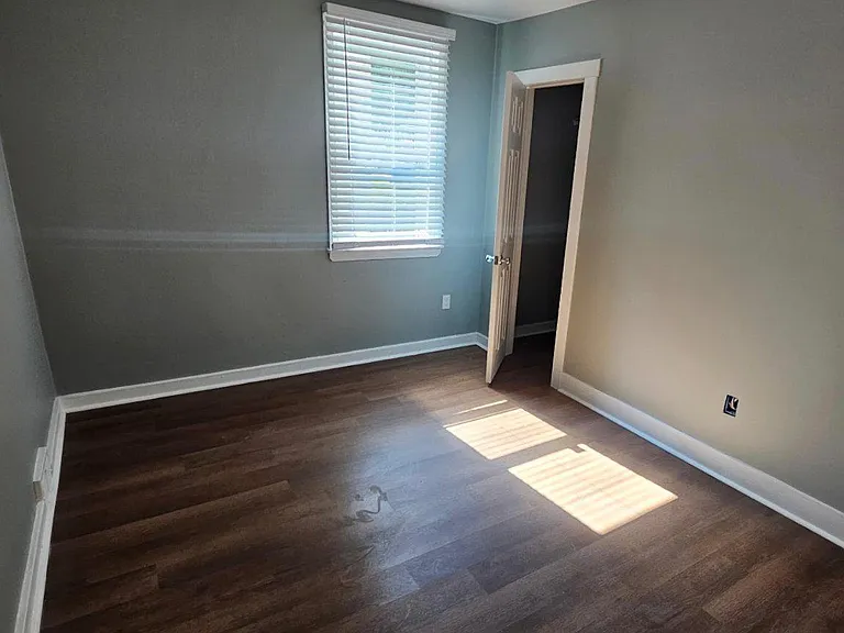 645 Roberts Ave — Photo 12