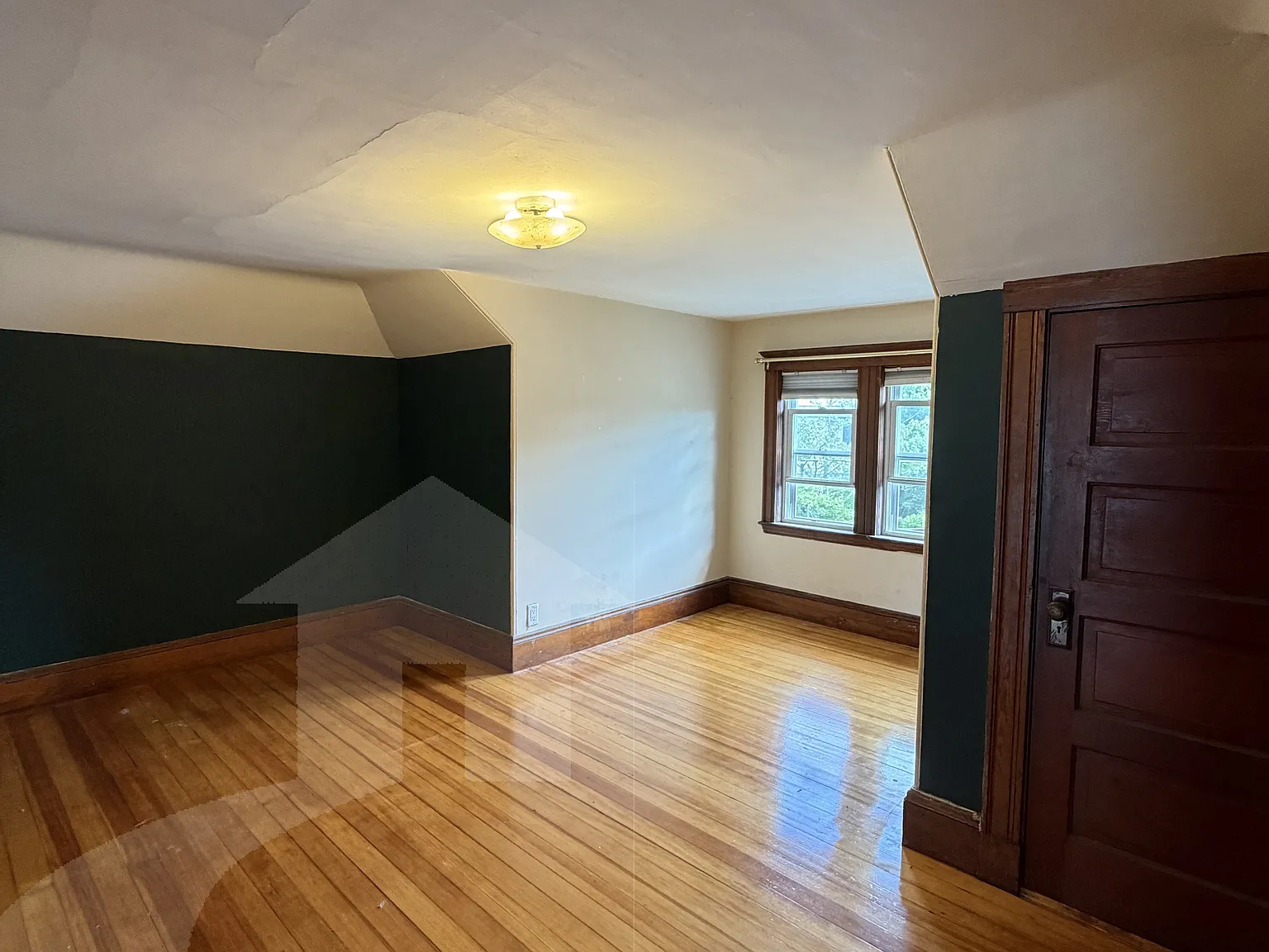 4 bed, $3,900 — Photo 4