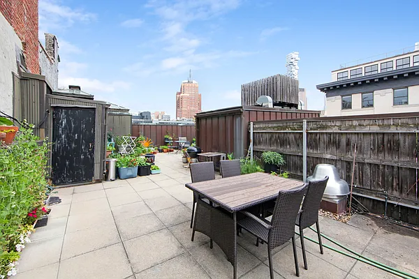 Sold by Tabak Real Estate | media 9