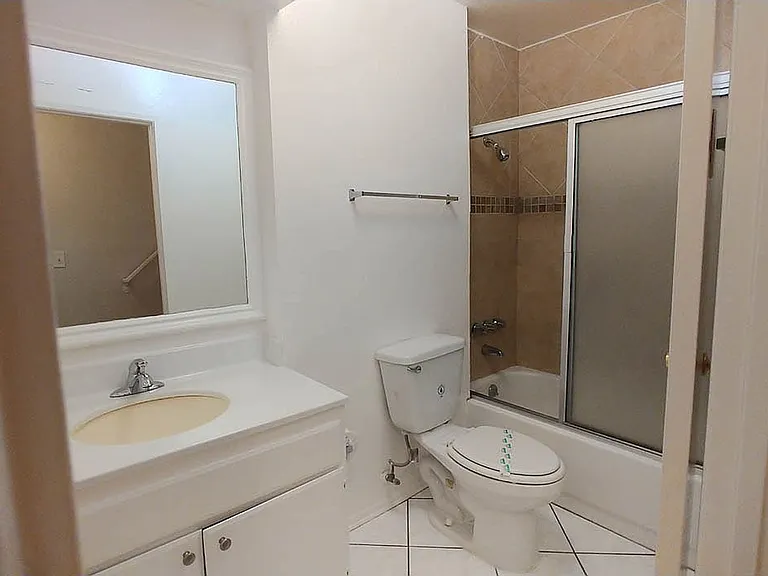 Five Star Suites — Photo 232