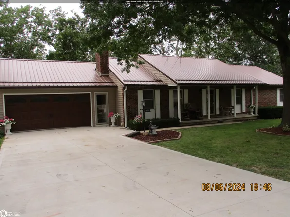 2028 Golfview Cir, Centerville, IA 52544