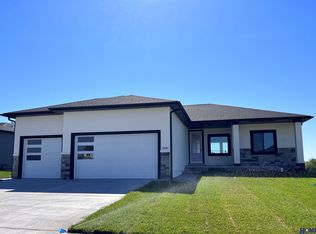 1441 W Big Sky Rd, Lincoln, NE 68521