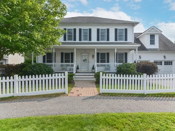 32 Orchard Dr Unit 32, Stow, MA 01775