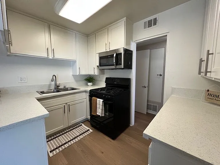 Pacific Palms Apartment Homes — Photo 31