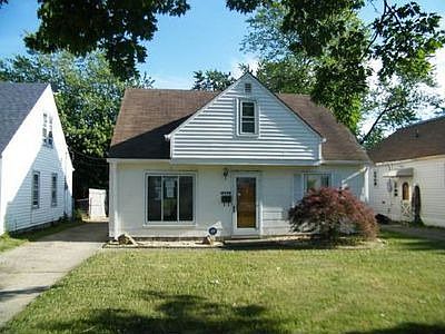 1st image of 18305 Parkmount Ave