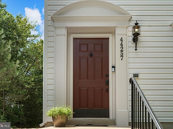 3rd image of 44257 Sonora Ln