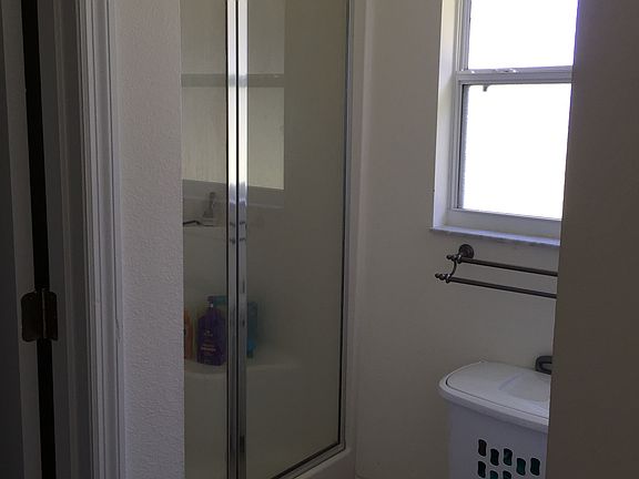 Master bath4