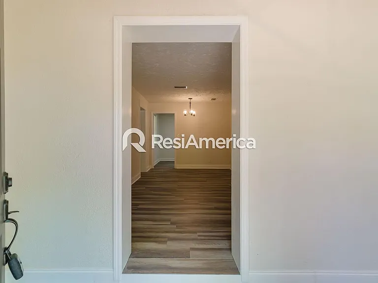2227 Commonwealth Ave — Photo 2