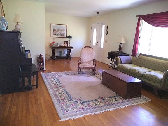 Living room, near side