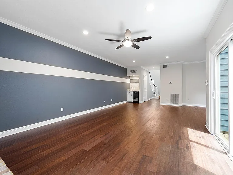 2470 Country Club Dr — Photo 4