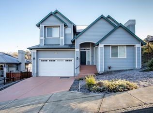 541 Tehuacan Rd, Ukiah, CA 95482