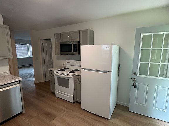 4th image of 140 Howard St APT 2