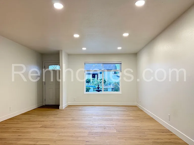 9342 Twin Mountain Cir — Photo 3