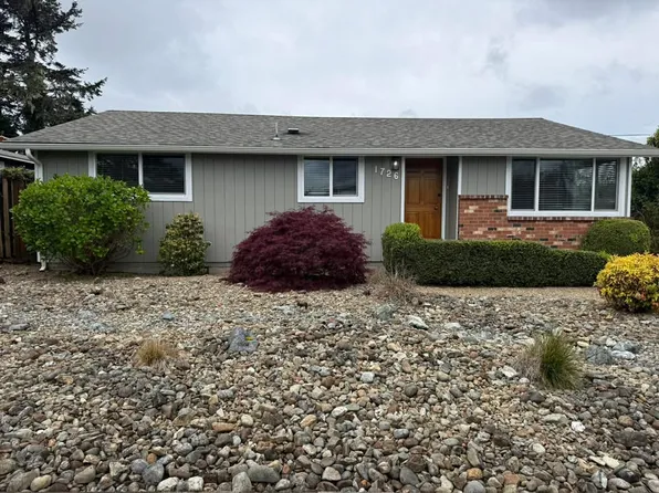 1726 Grant St, North Bend, OR 97459